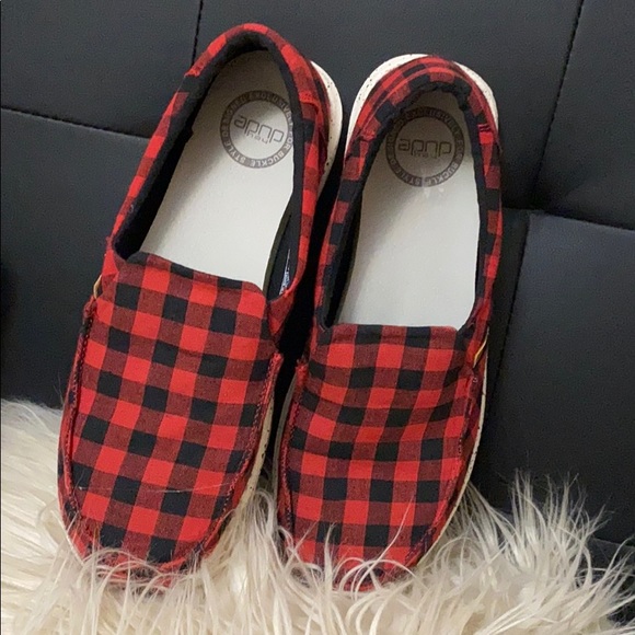 Shoes | Hey Dude Shoes | Poshmark